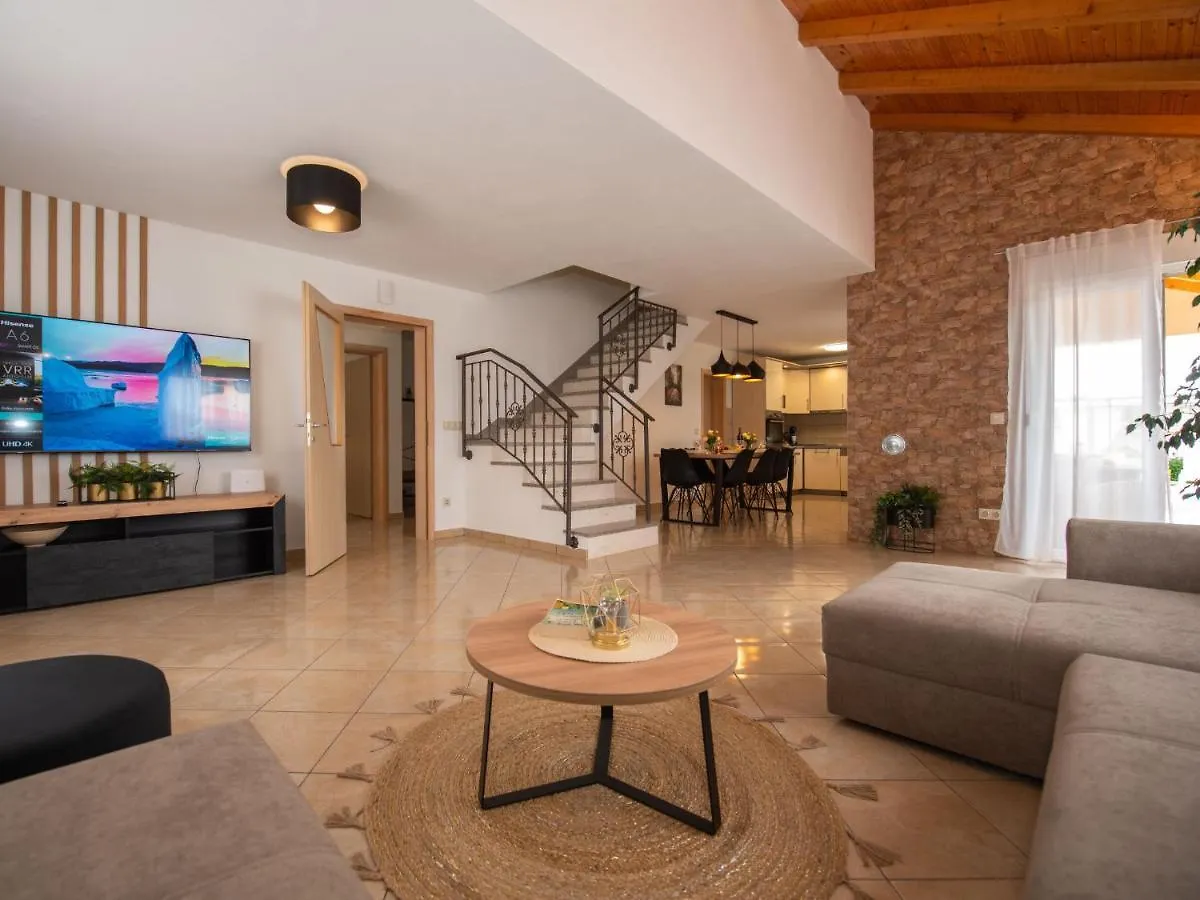 Holiday Home Kuca Luka By Interhome Plano Croatia